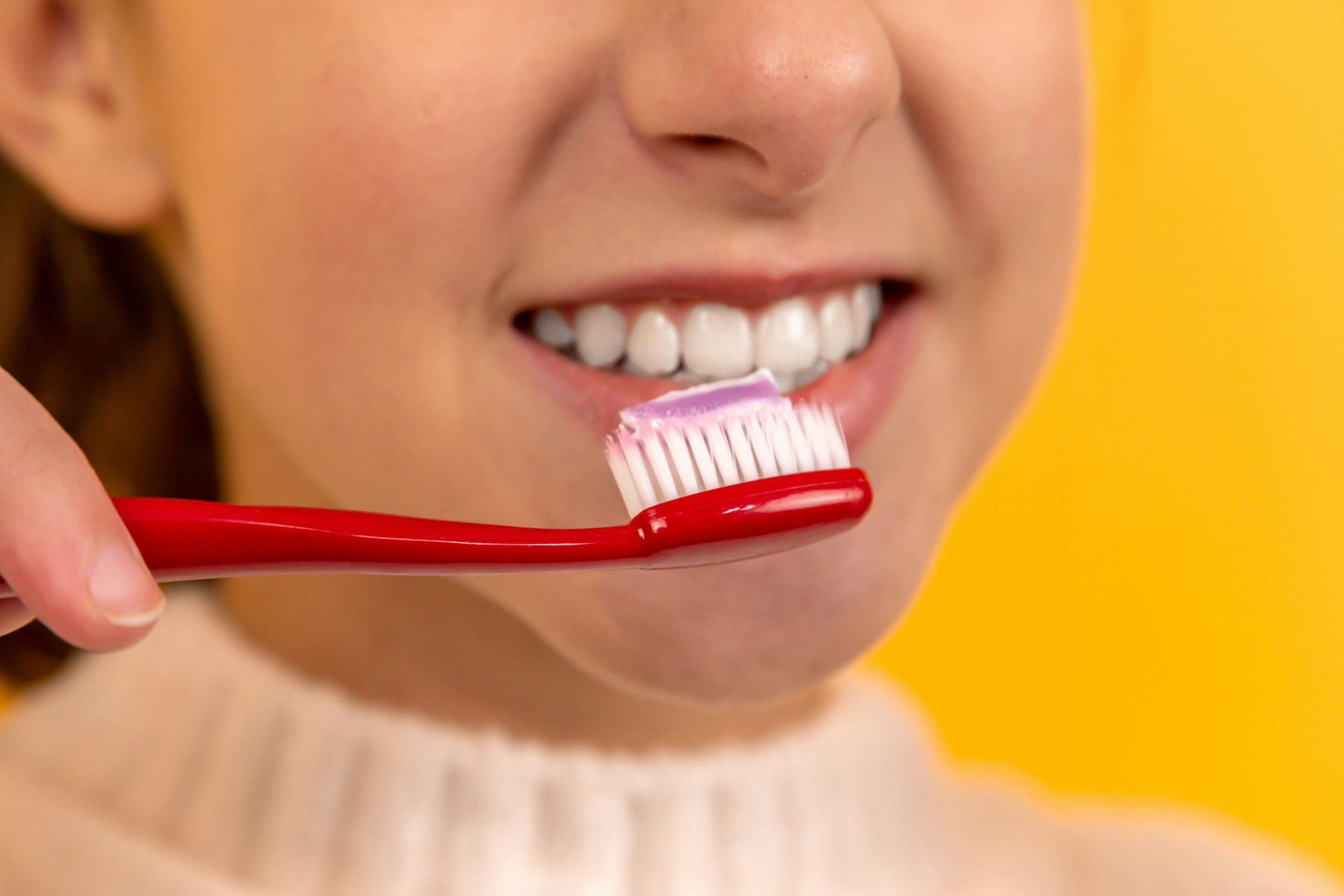 Come prendersi cura dei denti ogni giorno